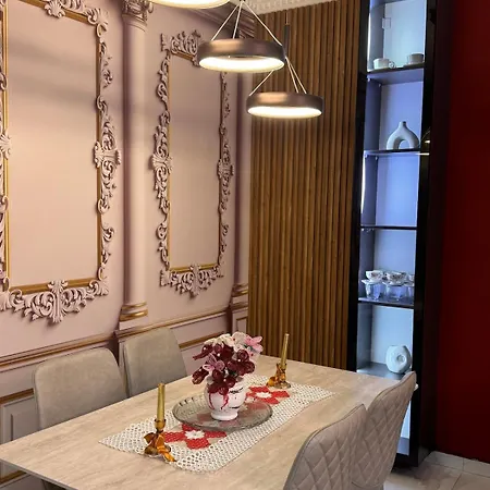 Top Apartment *